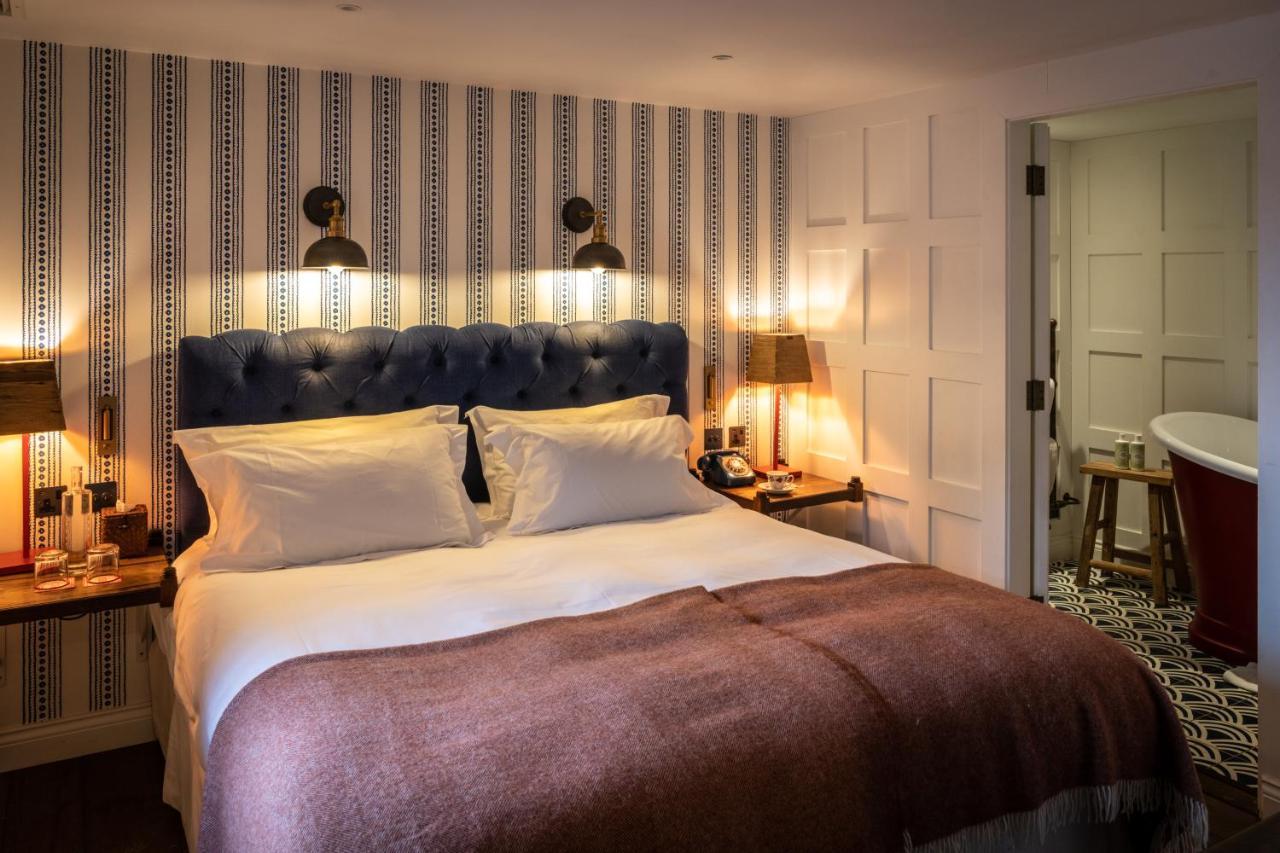 Hotel The Double Red Duke, Cotswolds Witney Exterior foto